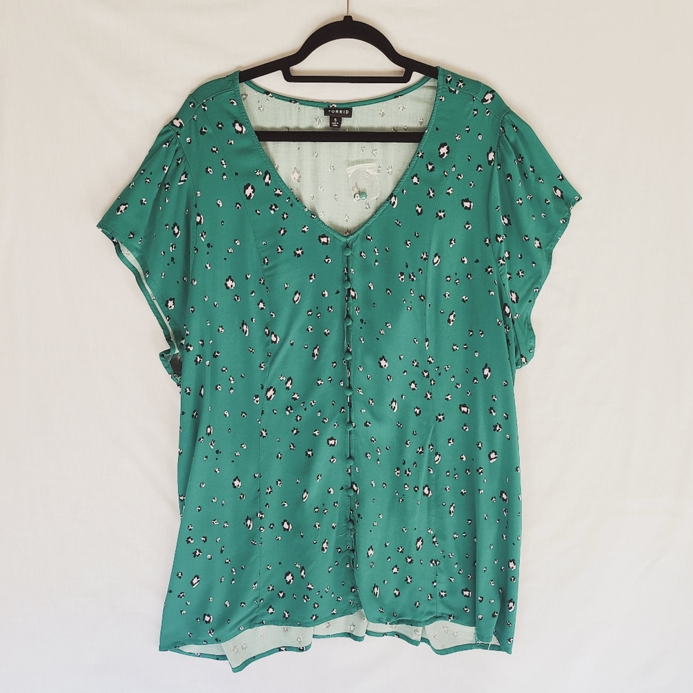 Torrid Women's 4X Challis Leopard Print Blouse Top Green